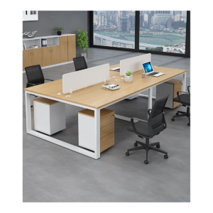 Bureau 4 Postes avec Cloisons Blanches – Collaboration, Élégance et Vue Inspirante - MOB-BURE-007