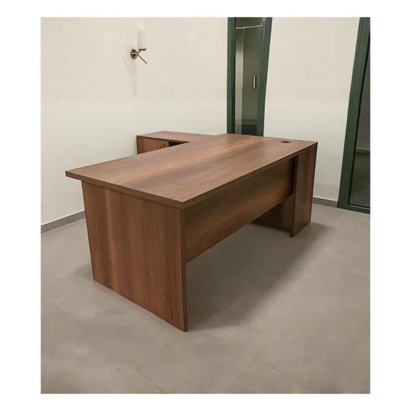 Bureau d’angle en bois naturel – Design fonctionnel