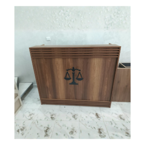 Comptoir d’accueil bois & gris – avec emblème de justice gravé - MOB-COMP-012