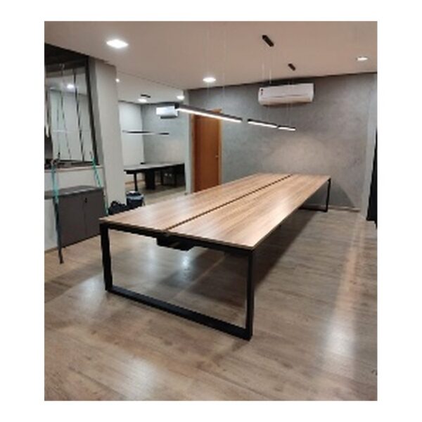 Table de réunion bois clair & structure noire
