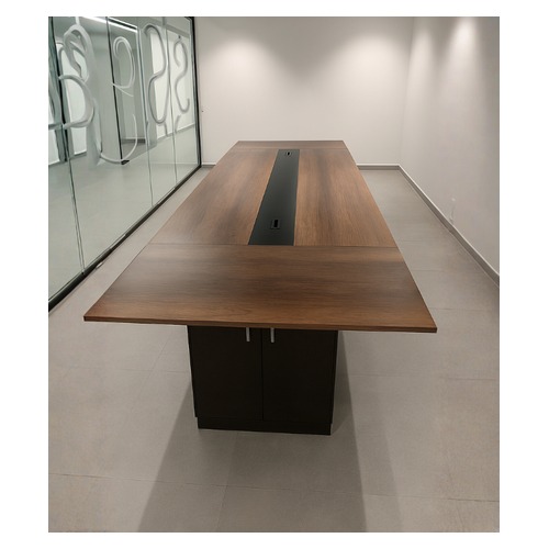 Table de réunion rectangulaire avec gestion câbles – Élégance fonctionnelle